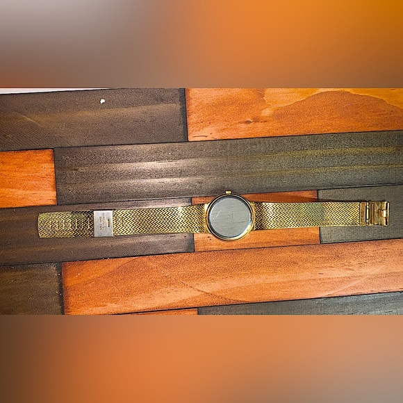 WALTHAM🩶 VINTAGE WATCH GOLDEN TONES - Picture 3 of 4